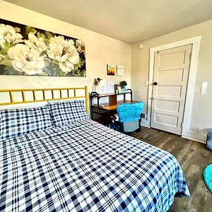 Homestay Airport Cozy Stay: Shared Comfort, Prime Location, Seattle